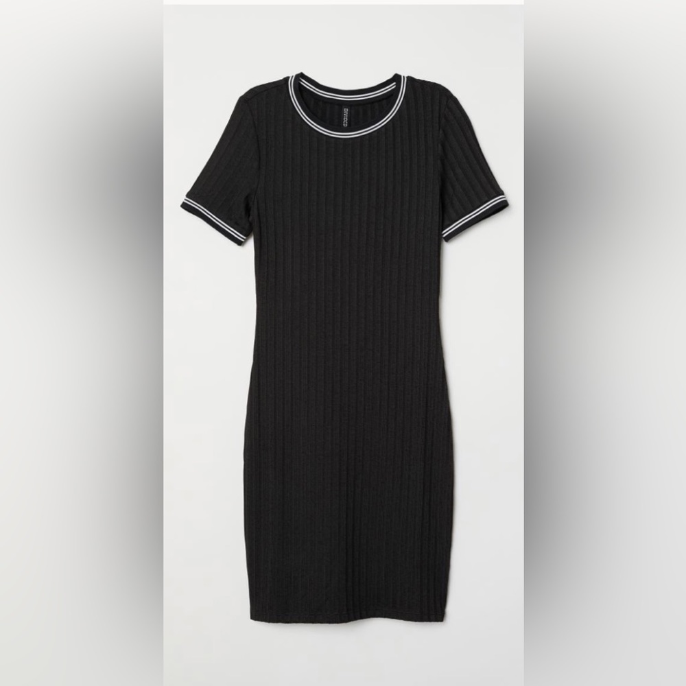 Divided by H&M Short-Sleeved Fitted Black Jersey Dress